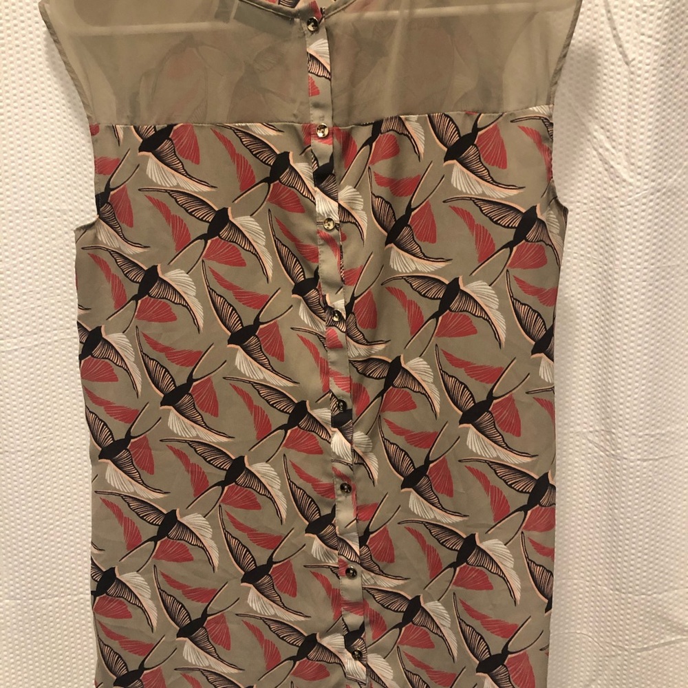 Hummingbird pattern cap sleeve blouse - Picture 2 of 3